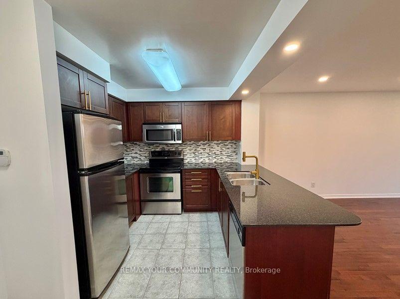 Photo 13 of Unit 402, 350 Red Maple Road, Richmond Hill, Langstaff — HOMEH
