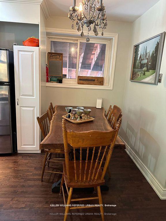 Photo 9 of Unit Main, 30 Collins Crescent, Aurora, Aurora Heights — HOMEH