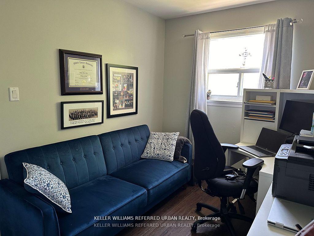 Photo 13 of Unit Main, 30 Collins Crescent, Aurora, Aurora Heights — HOMEH