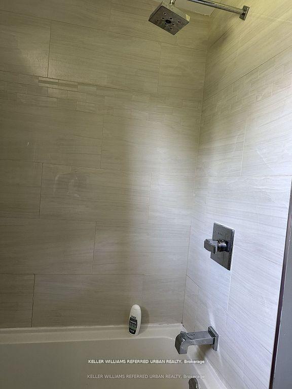 Photo 15 of Unit Main, 30 Collins Crescent, Aurora, Aurora Heights — HOMEH