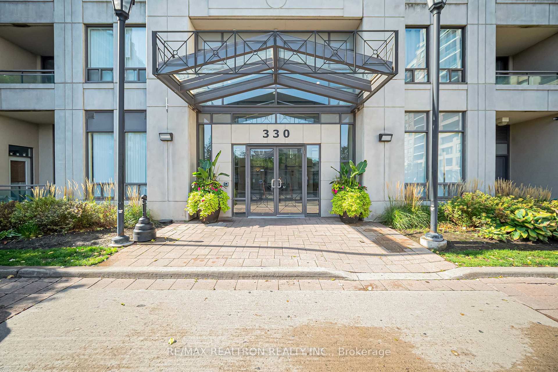 Photo 2 of Unit 601, 330 Red Maple Road, Richmond Hill, Langstaff — HOMEH
