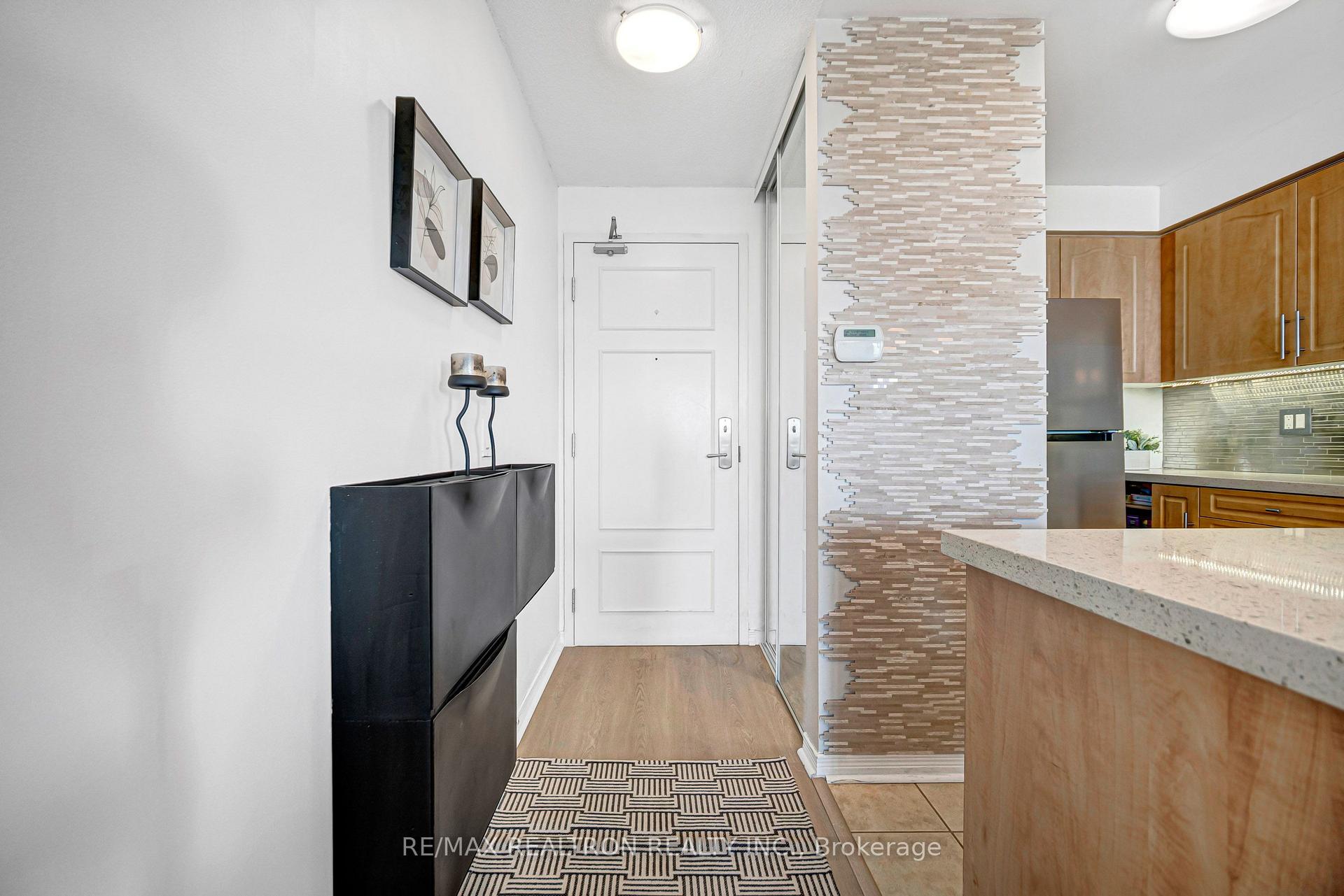 Photo 8 of Unit 601, 330 Red Maple Road, Richmond Hill, Langstaff — HOMEH