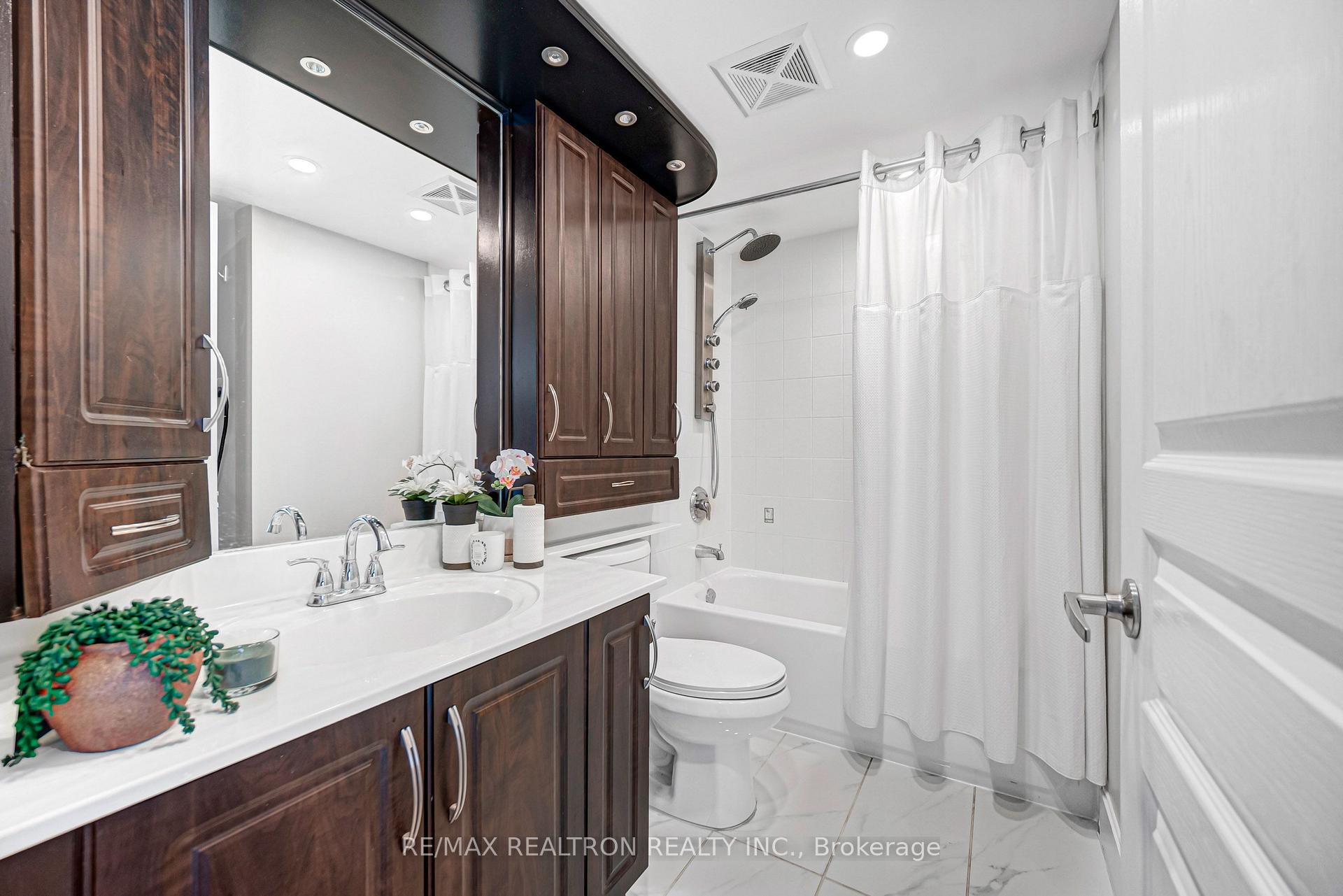 Photo 25 of Unit 601, 330 Red Maple Road, Richmond Hill, Langstaff — HOMEH