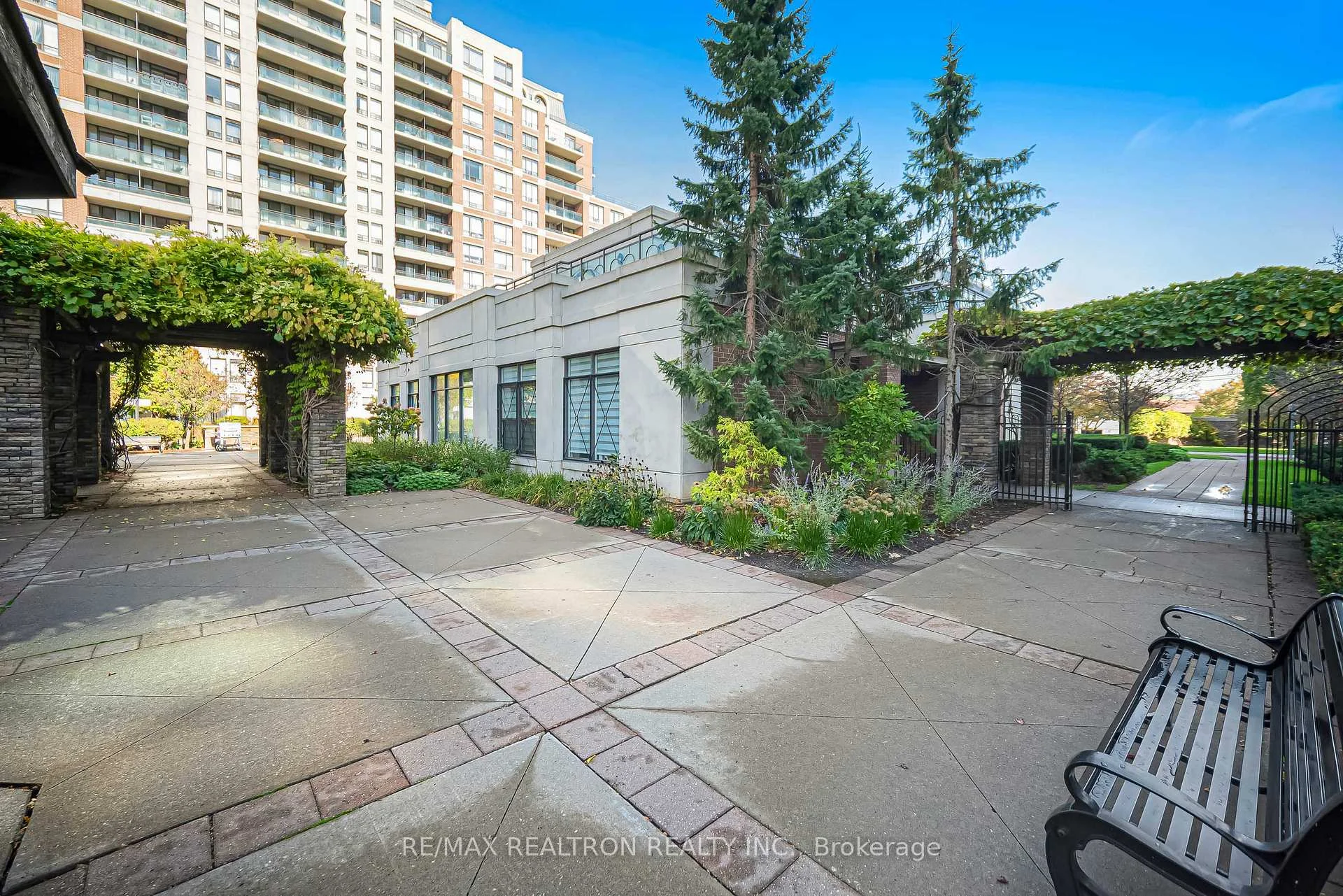 Photo 6 of Unit 601, 330 Red Maple Road, Richmond Hill, Langstaff — HOMEH