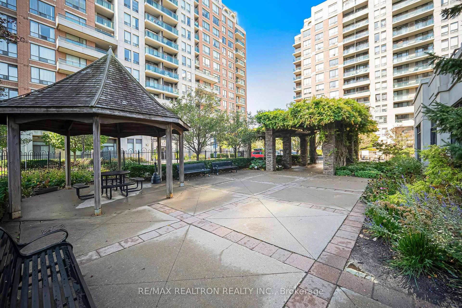 Photo 12 of Unit 601, 330 Red Maple Road, Richmond Hill, Langstaff — HOMEH