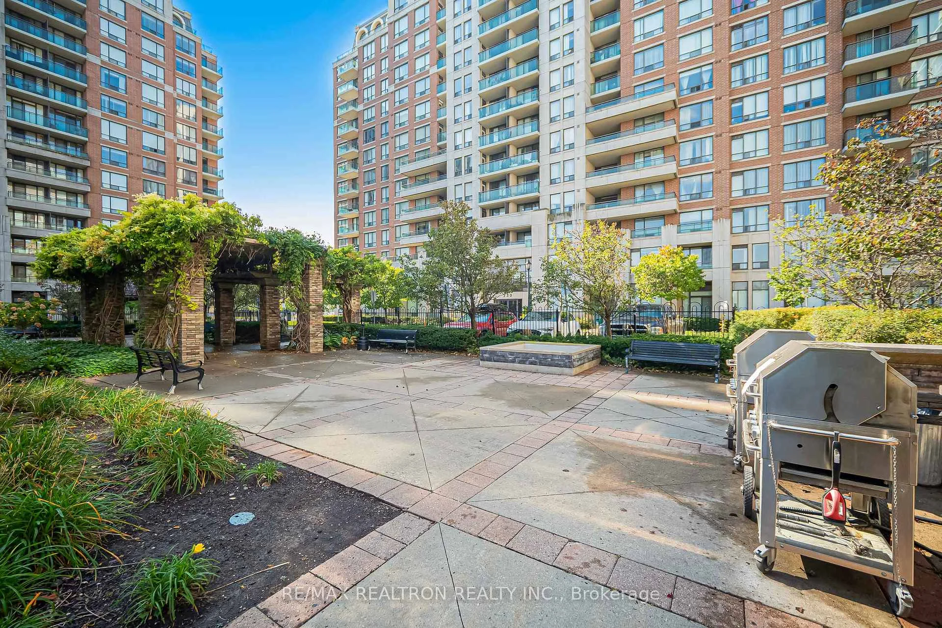 Photo 18 of Unit 601, 330 Red Maple Road, Richmond Hill, Langstaff — HOMEH