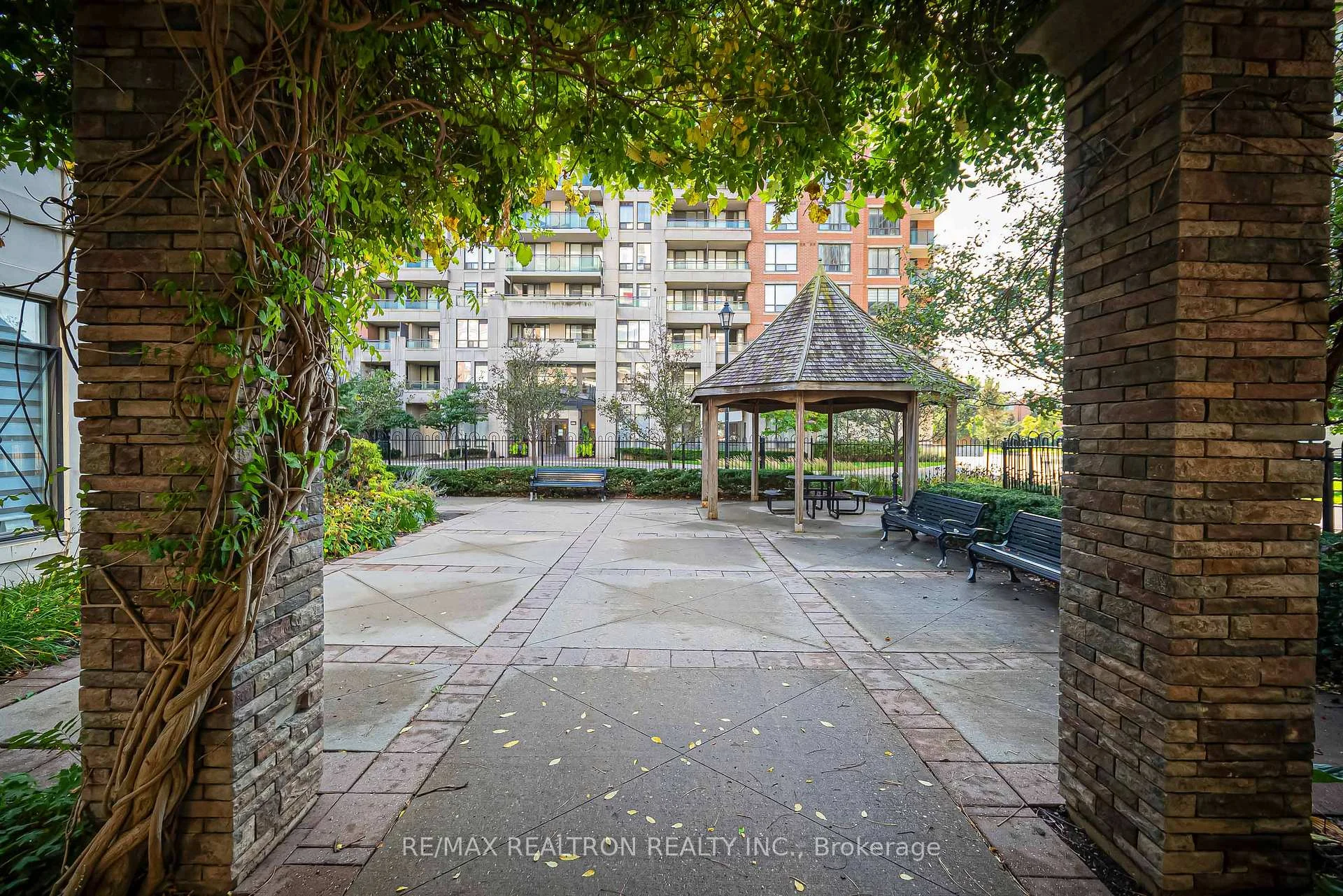 Photo 35 of Unit 601, 330 Red Maple Road, Richmond Hill, Langstaff — HOMEH