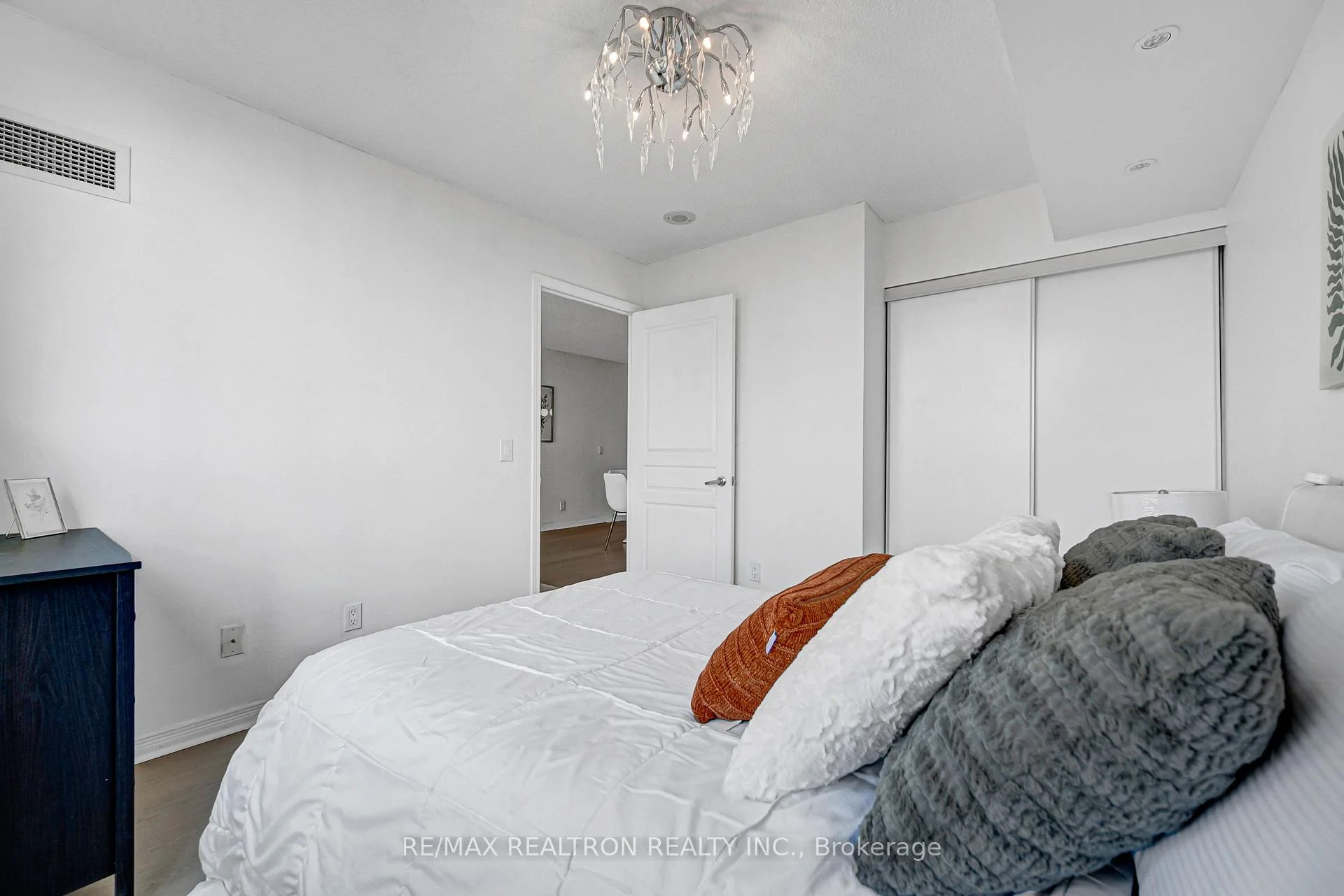 Photo 45 of Unit 601, 330 Red Maple Road, Richmond Hill, Langstaff — HOMEH