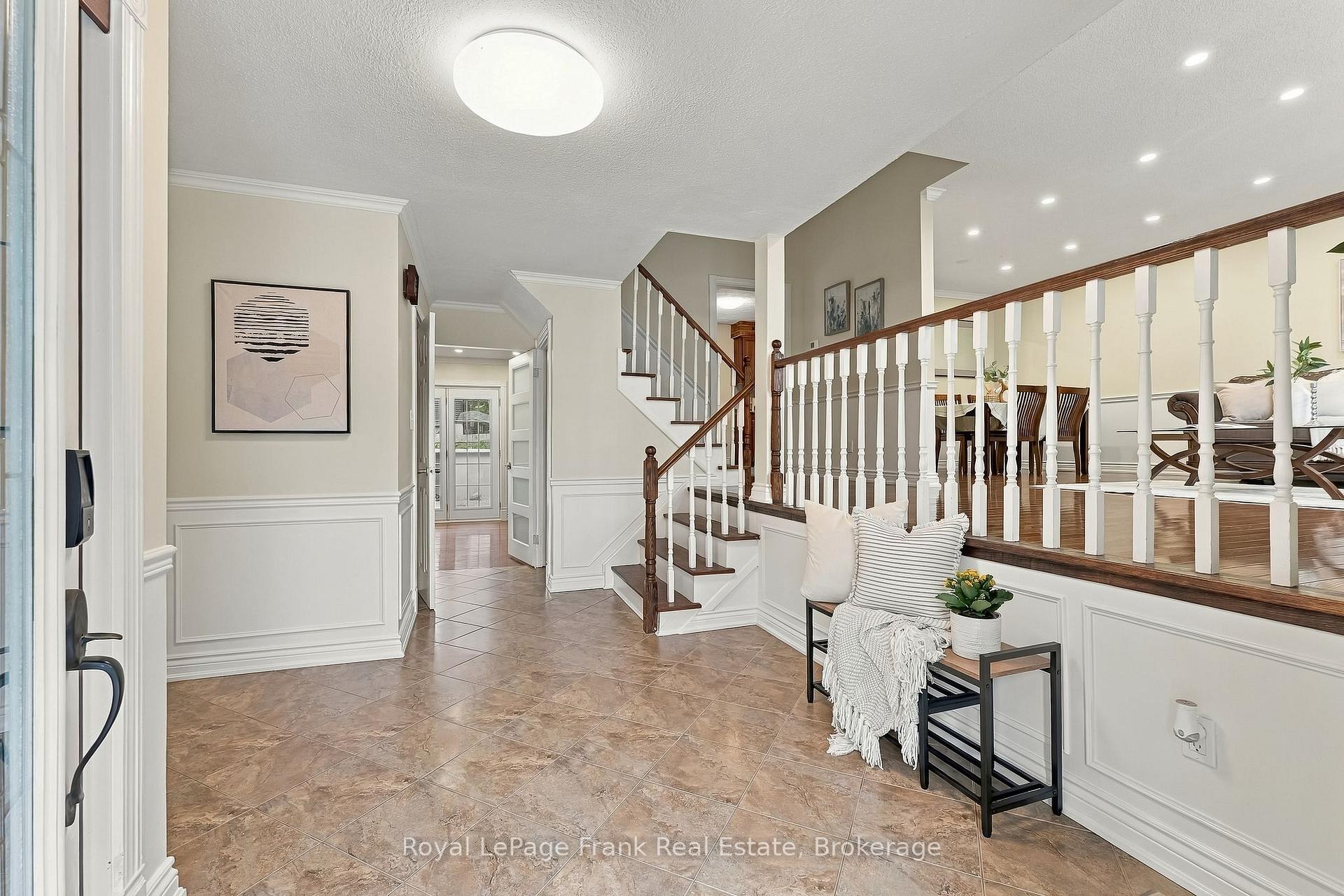 Photo 5 of 15 Hillier Street, Clarington, Bowmanville — HOMEH