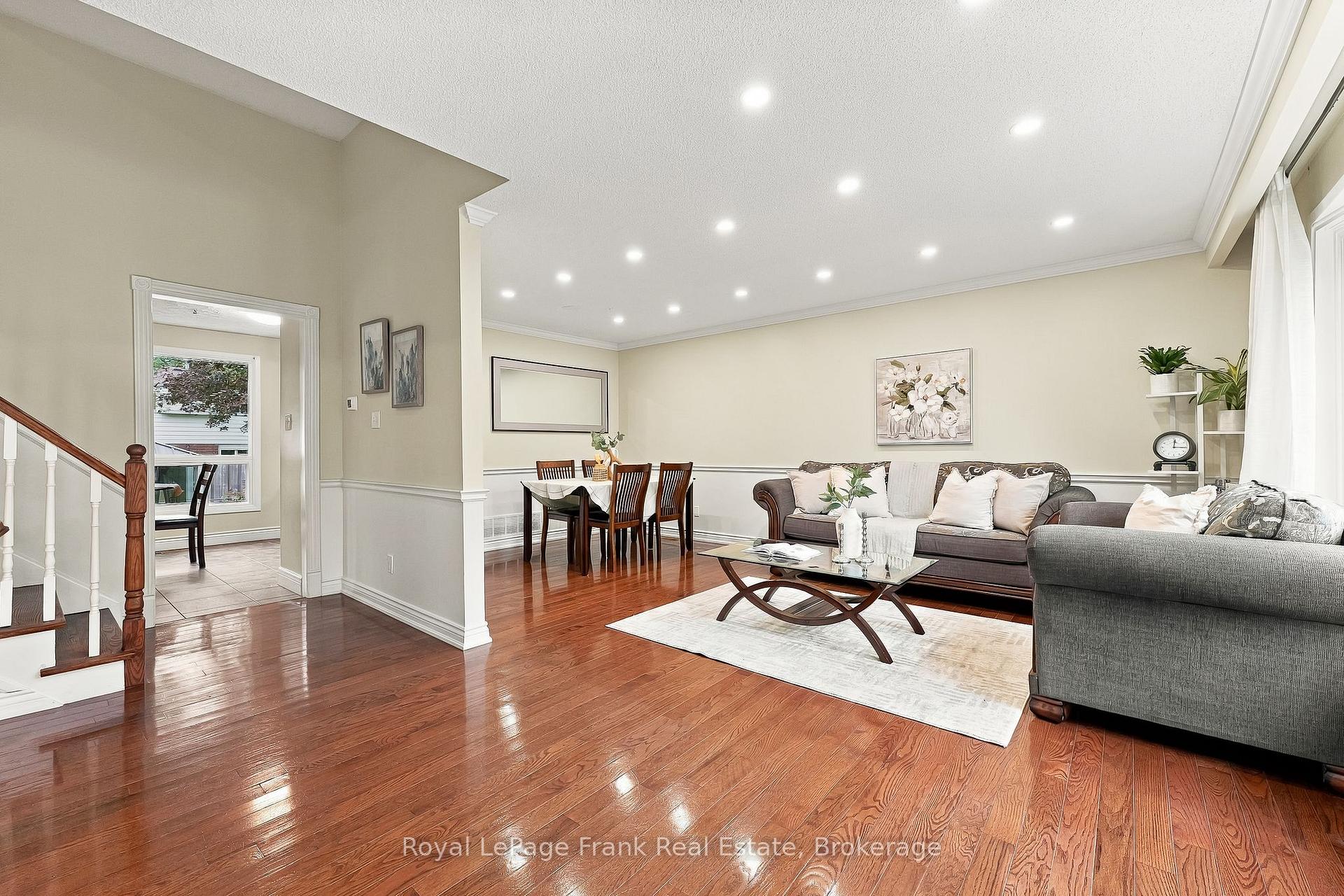 Photo 8 of 15 Hillier Street, Clarington, Bowmanville — HOMEH