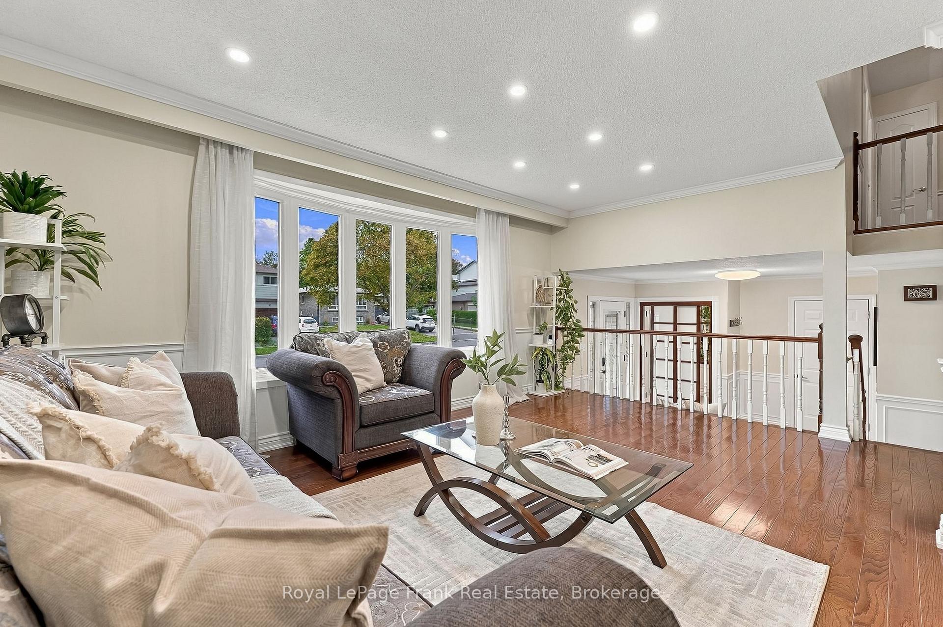 Photo 9 of 15 Hillier Street, Clarington, Bowmanville — HOMEH