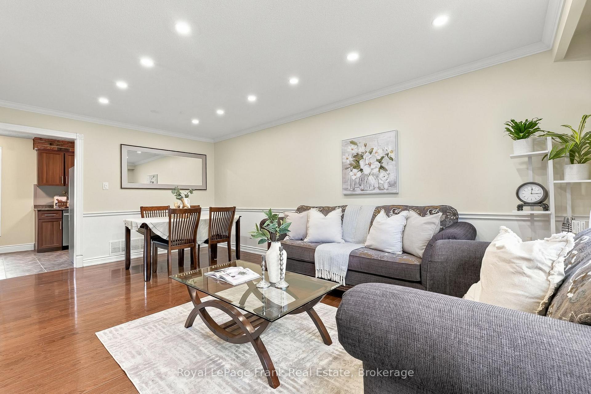 Photo 11 of 15 Hillier Street, Clarington, Bowmanville — HOMEH