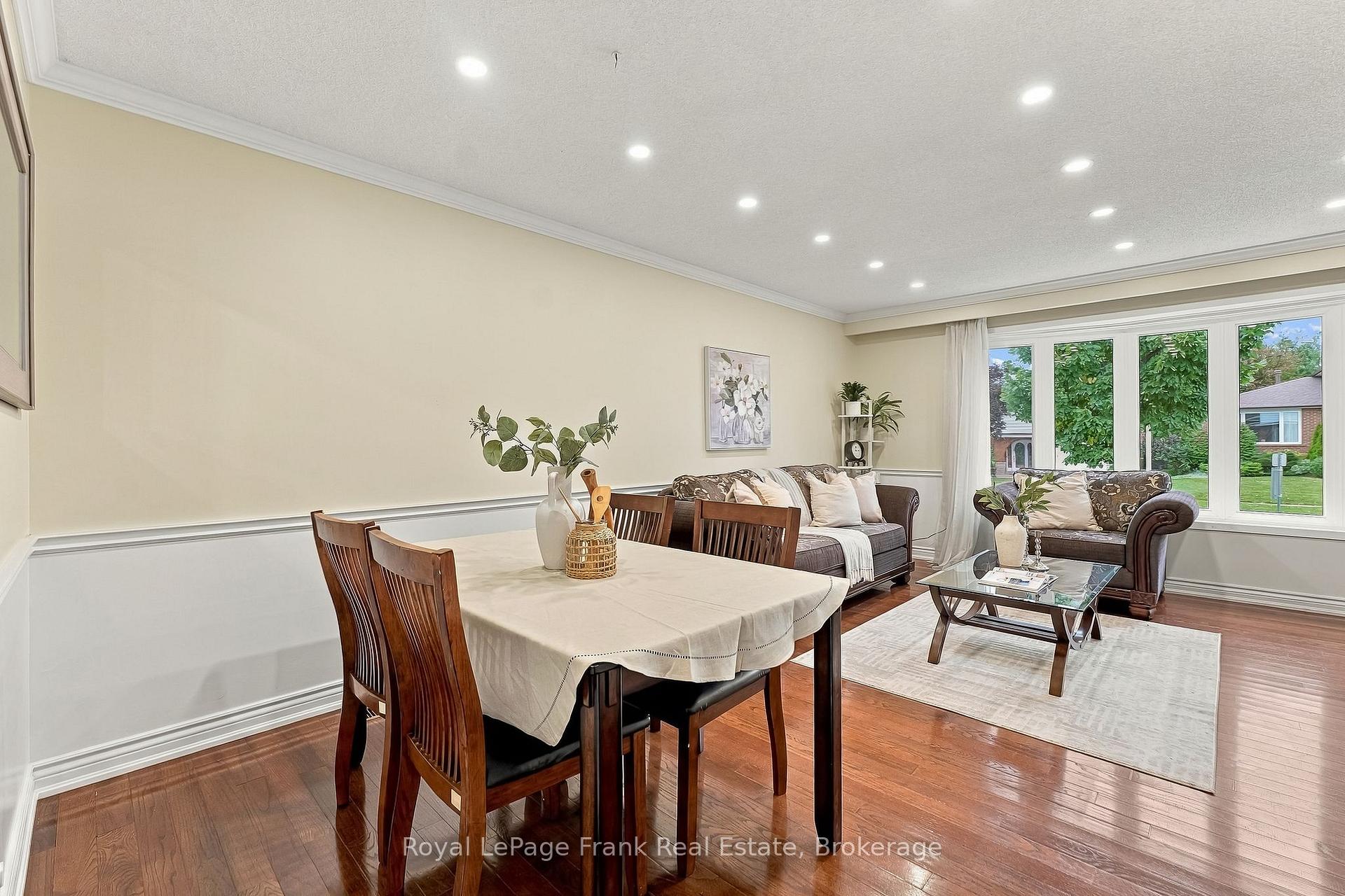 Photo 14 of 15 Hillier Street, Clarington, Bowmanville — HOMEH