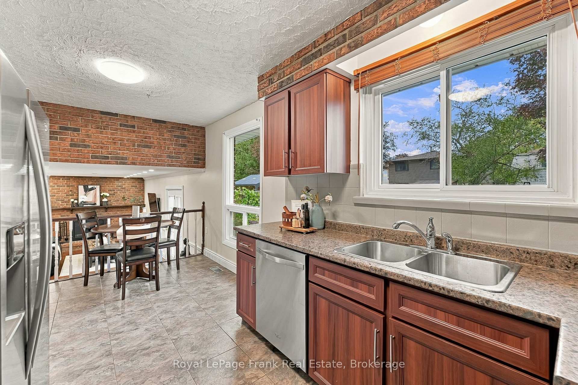 Photo 17 of 15 Hillier Street, Clarington, Bowmanville — HOMEH