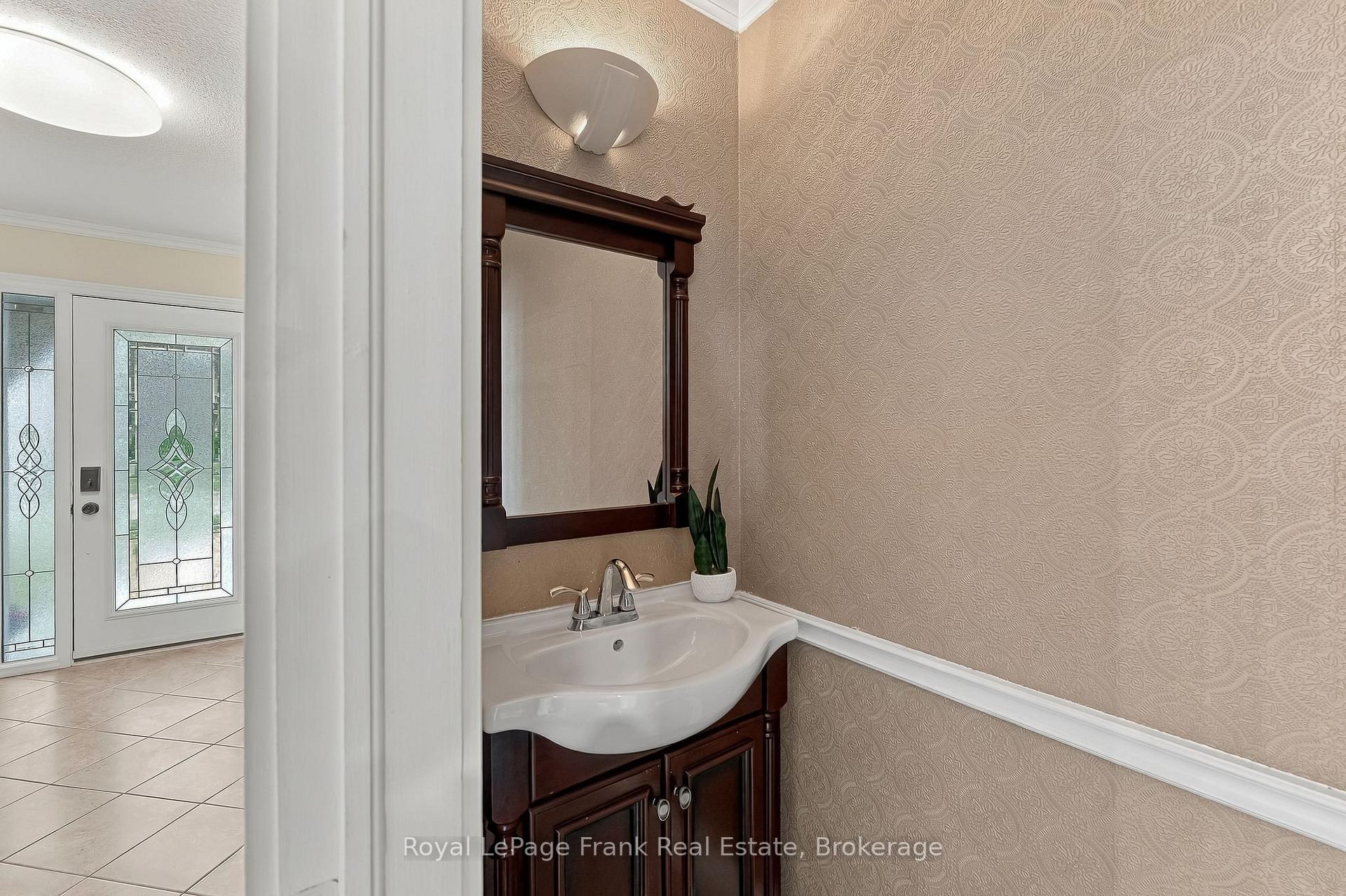 Photo 23 of 15 Hillier Street, Clarington, Bowmanville — HOMEH