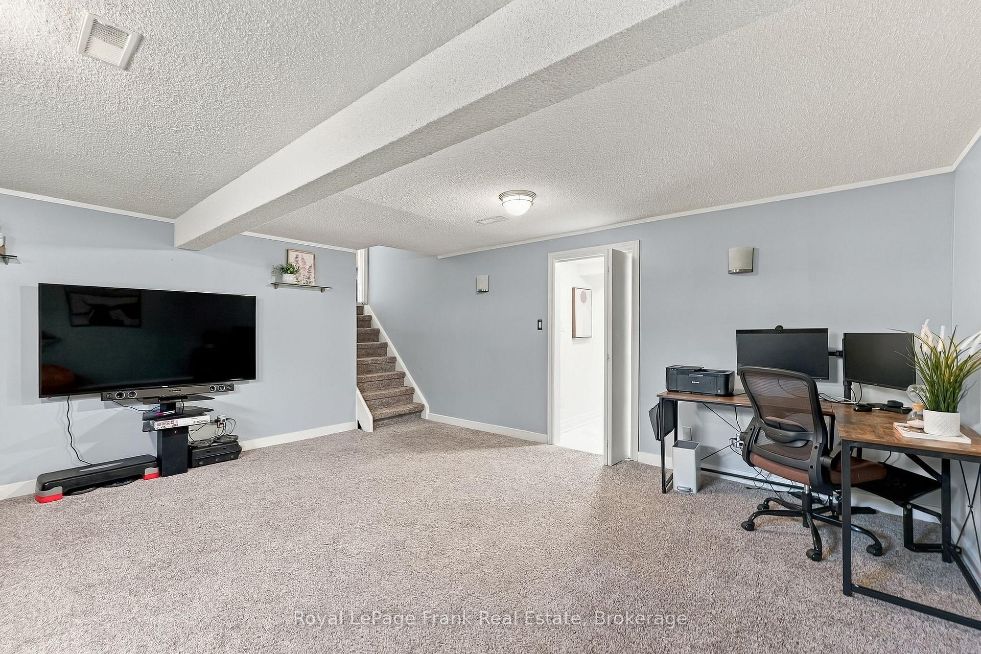 Photo 37 of 15 Hillier Street, Clarington, Bowmanville — HOMEH