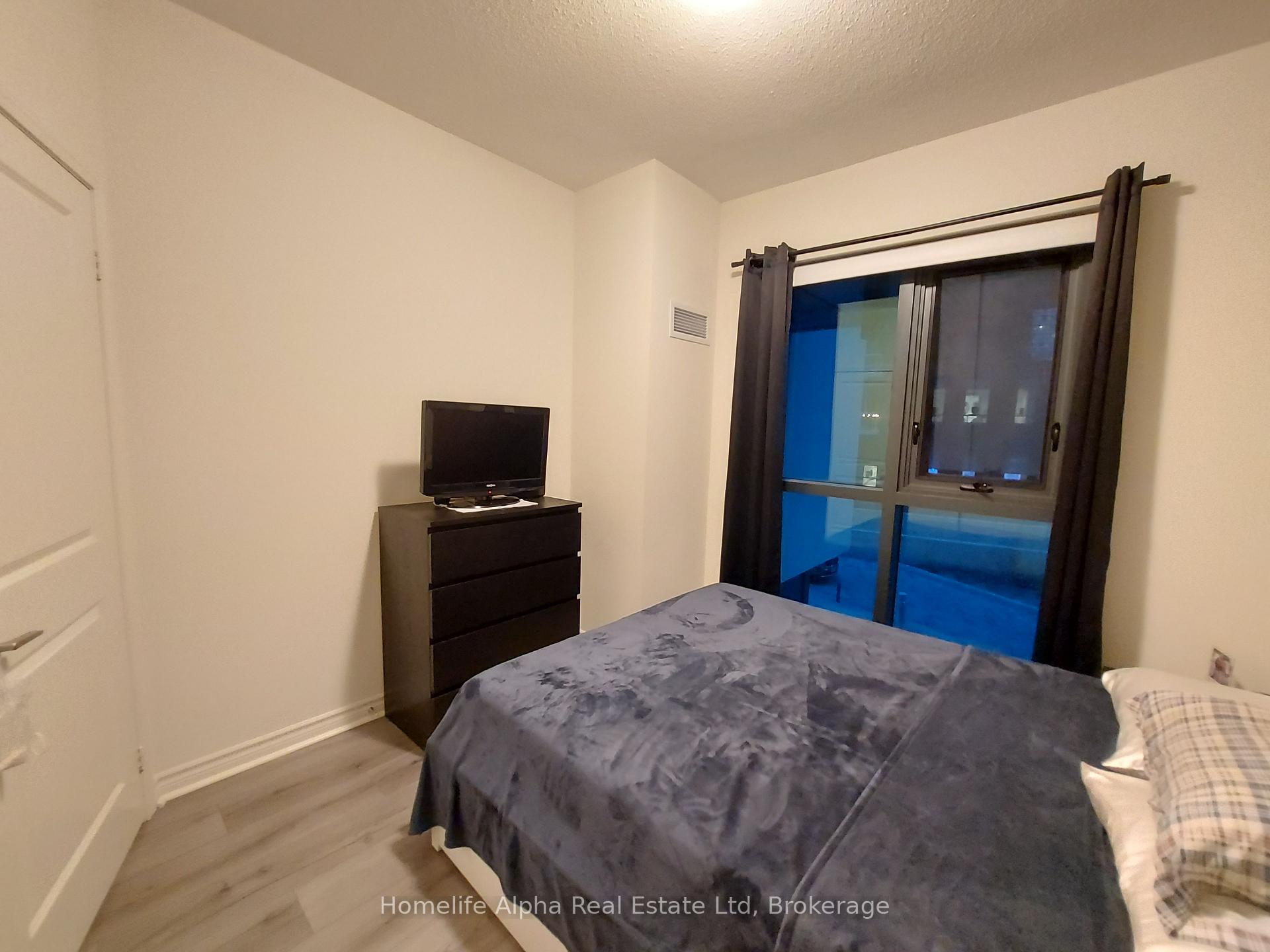 Photo 8 of Unit 202, 39 Annie Craig Drive, Etobicoke, Mimico — HOMEH