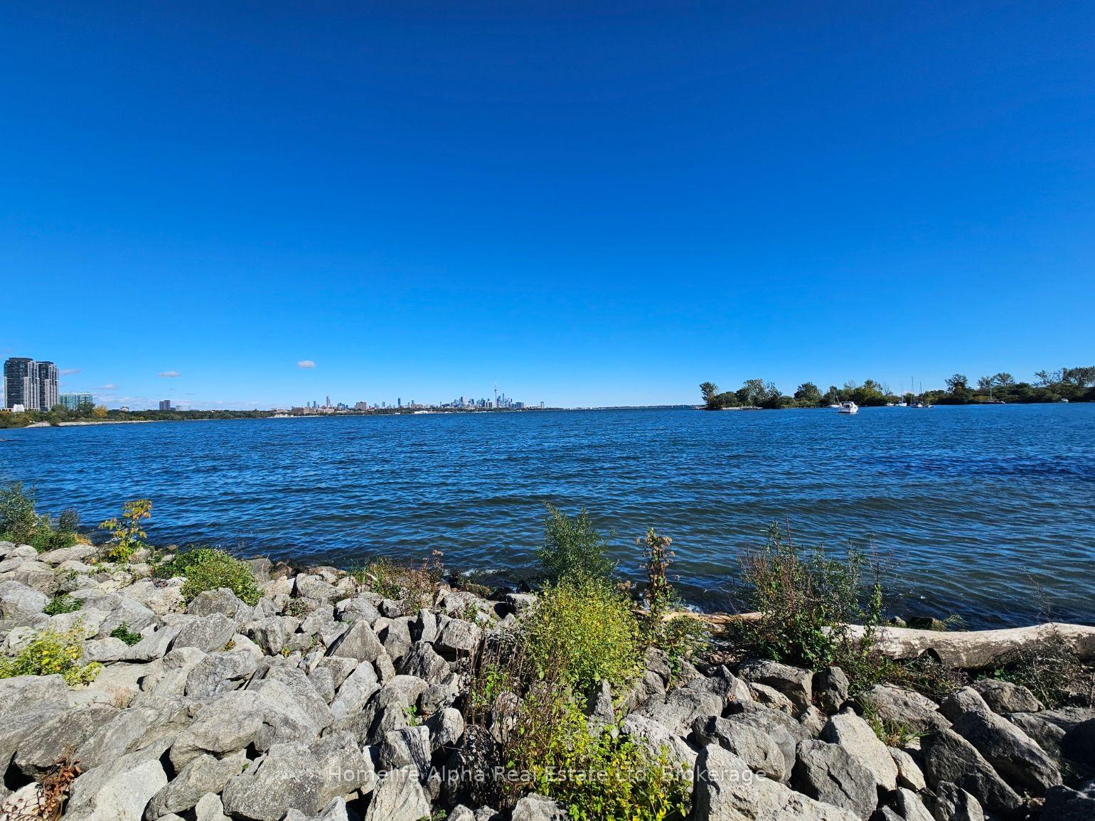 Photo 10 of Unit 202, 39 Annie Craig Drive, Etobicoke, Mimico — HOMEH