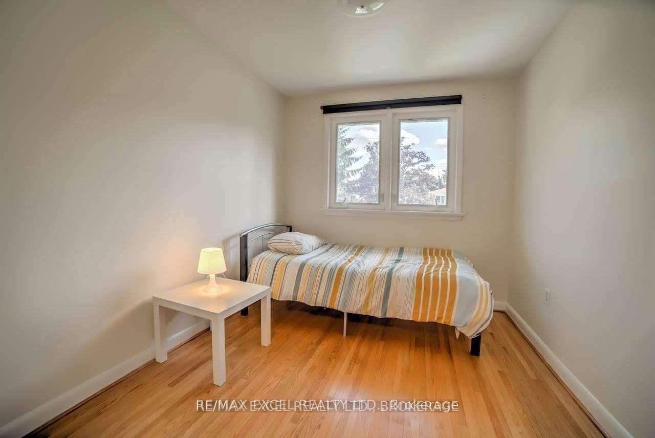 Photo 6 of 54 Bowerbank Drive, North York, Newtonbrook East — HOMEH