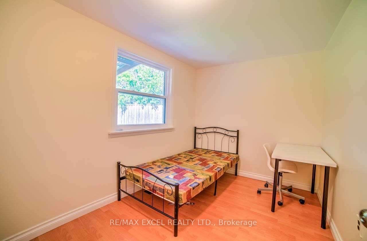 Photo 8 of 54 Bowerbank Drive, North York, Newtonbrook East — HOMEH