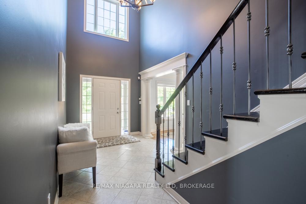 Photo 5 of 374 Pelham Road, St. Catharines, Rykert/Vansickle — HOMEH