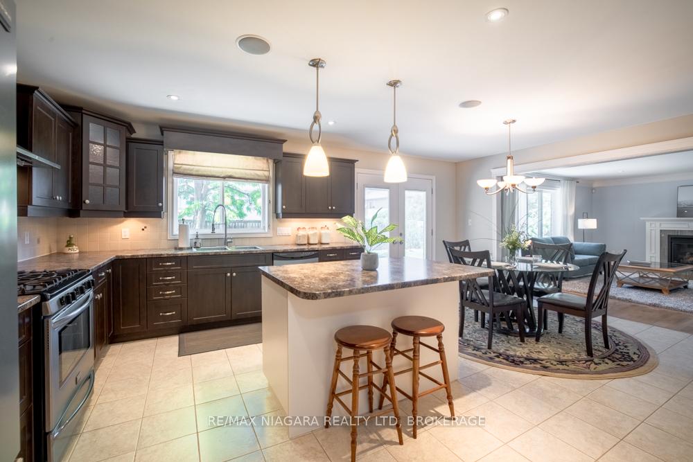 Photo 17 of 374 Pelham Road, St. Catharines, Rykert/Vansickle — HOMEH