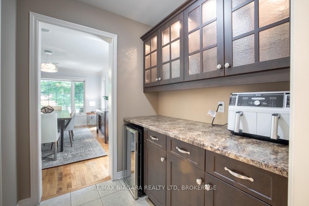 Photo 18 of 374 Pelham Road, St. Catharines, Rykert/Vansickle — HOMEH