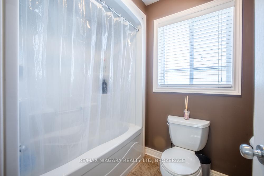 Photo 27 of 374 Pelham Road, St. Catharines, Rykert/Vansickle — HOMEH
