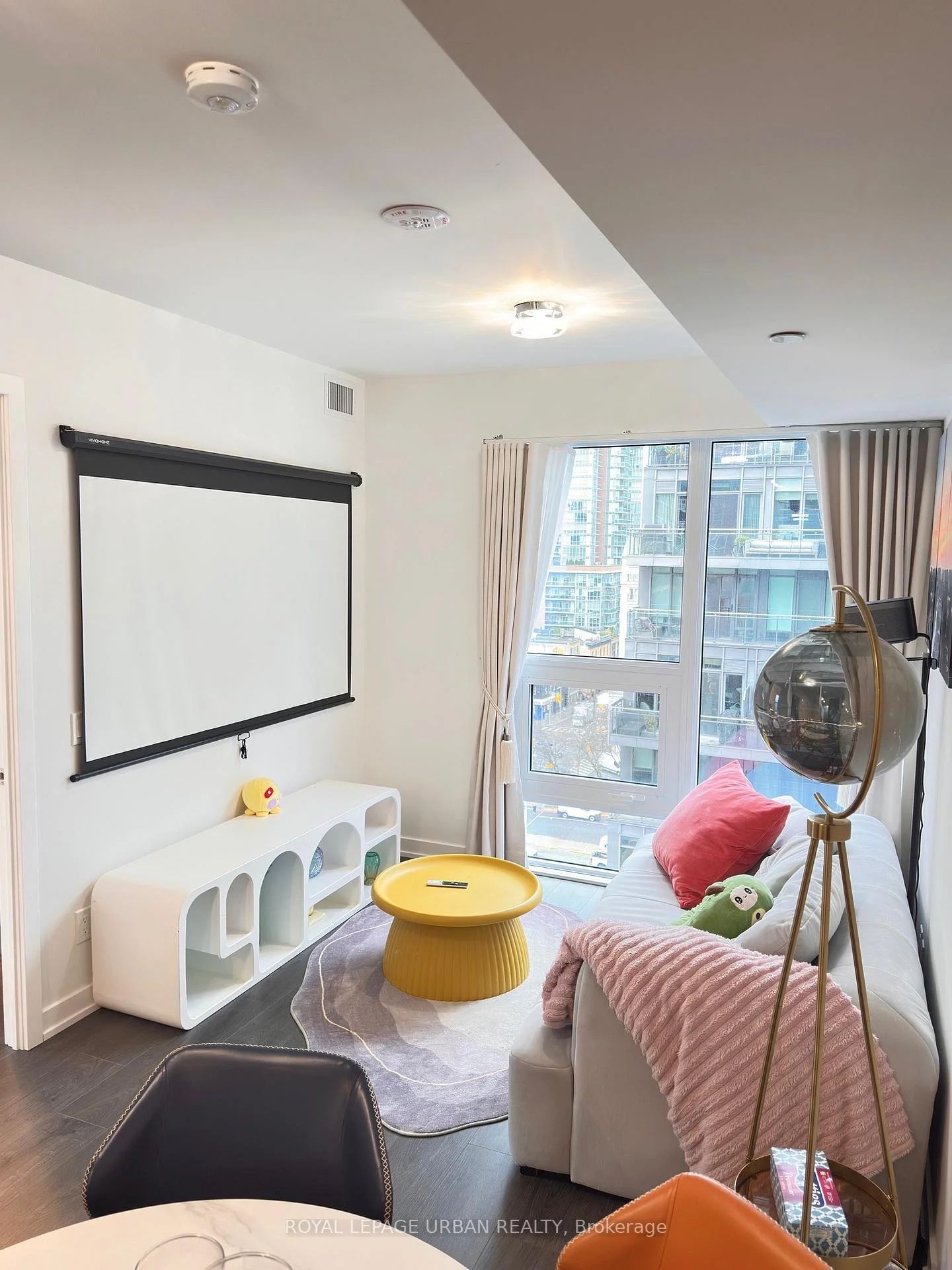 Photo of Unit 1106, 100 Queen Street E