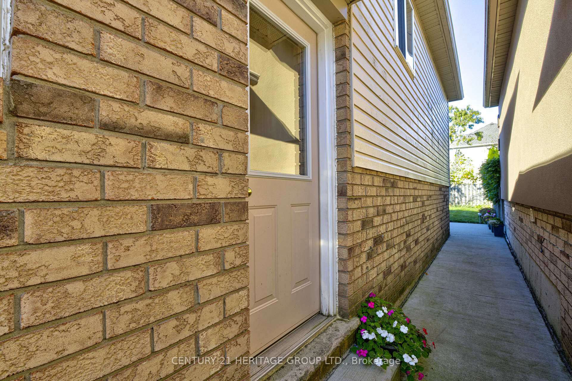 Photo 6 of 78 Sulmona Drive, Hamilton, Broughton — HOMEH