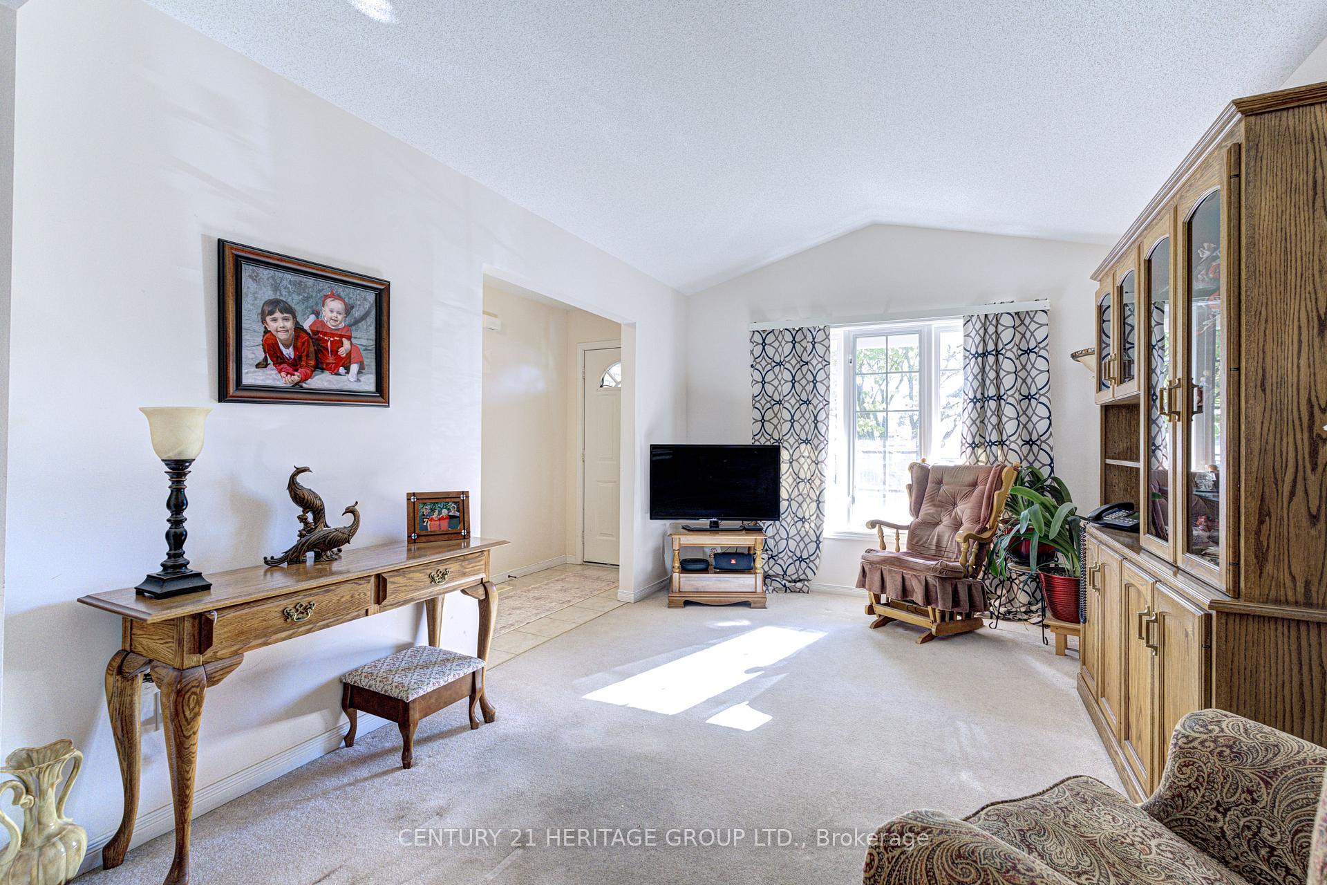 Photo 13 of 78 Sulmona Drive, Hamilton, Broughton — HOMEH