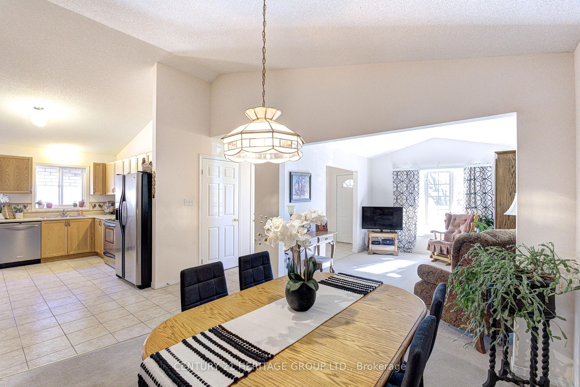 Photo 16 of 78 Sulmona Drive, Hamilton, Broughton — HOMEH