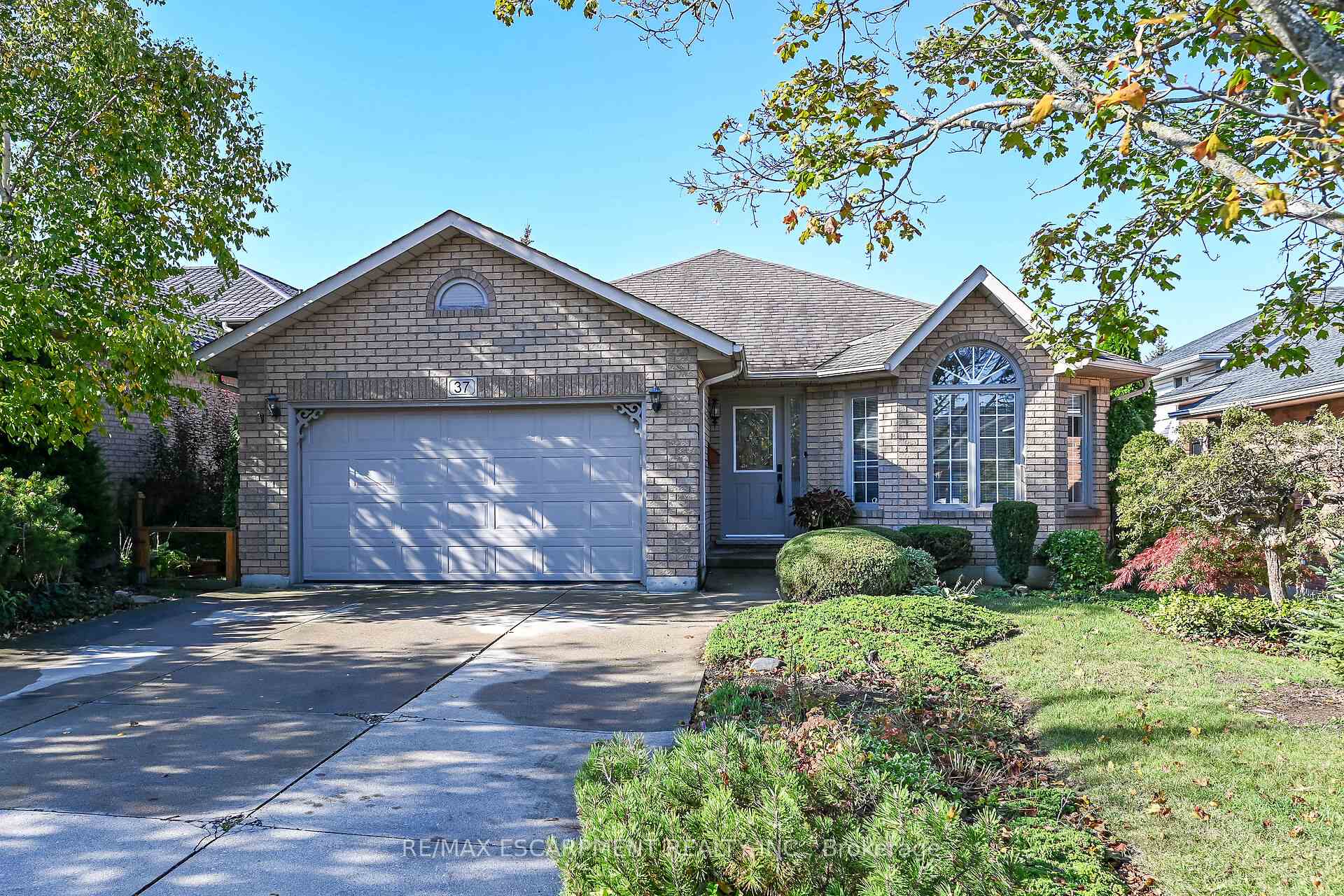 Photo of 37 Glenhollow Drive