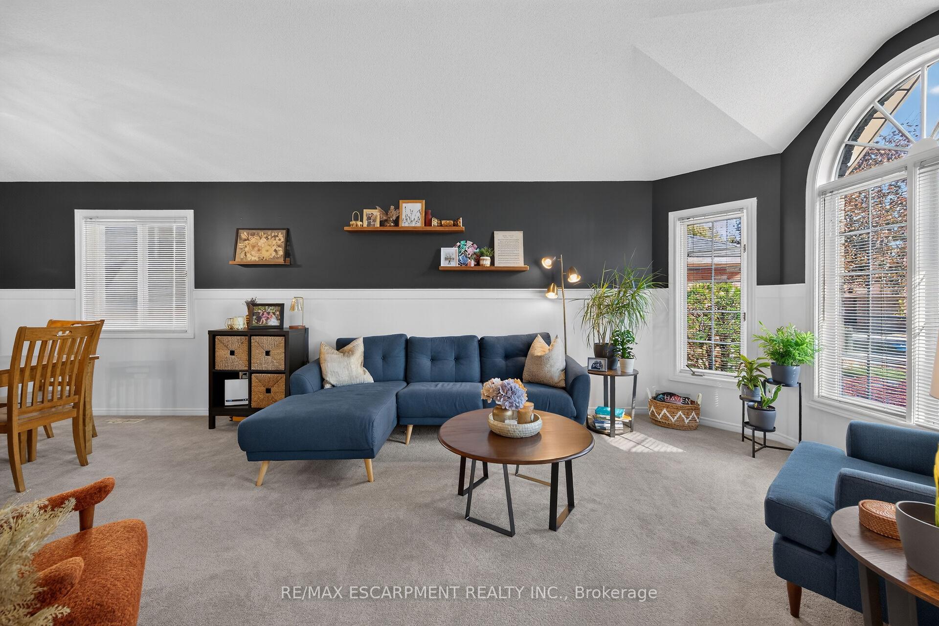 Photo 5 of 37 Glenhollow Drive, Hamilton, Stoney Creek — HOMEH