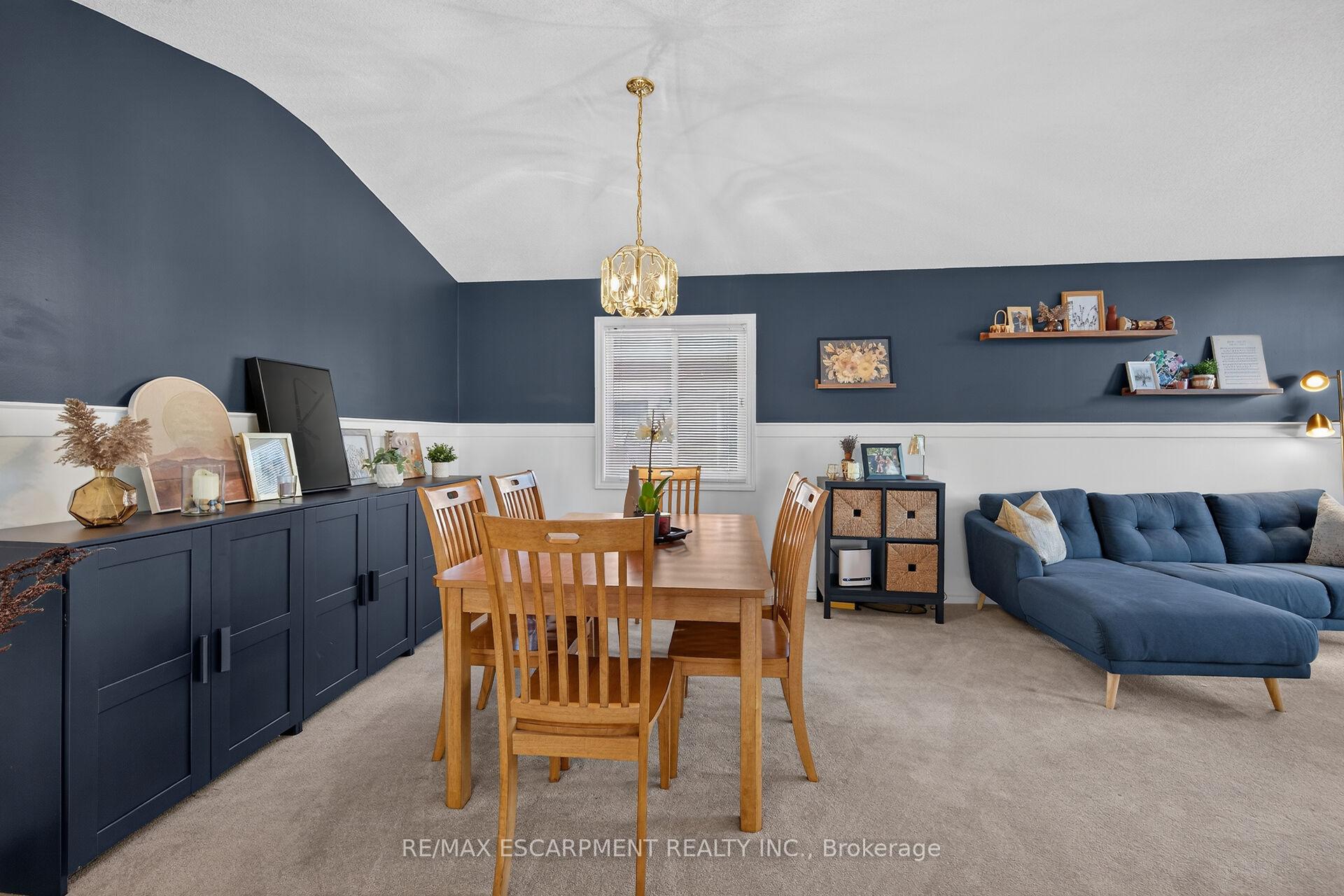 Photo 8 of 37 Glenhollow Drive, Hamilton, Stoney Creek — HOMEH