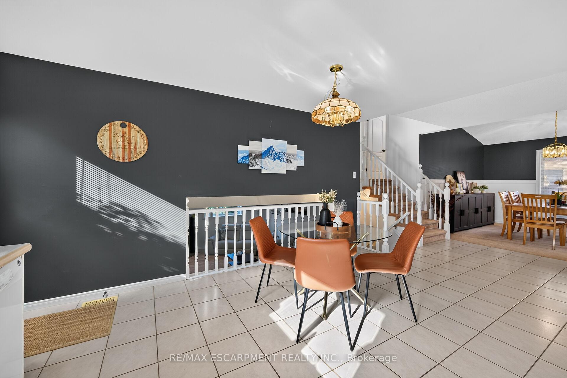Photo 17 of 37 Glenhollow Drive, Hamilton, Stoney Creek — HOMEH