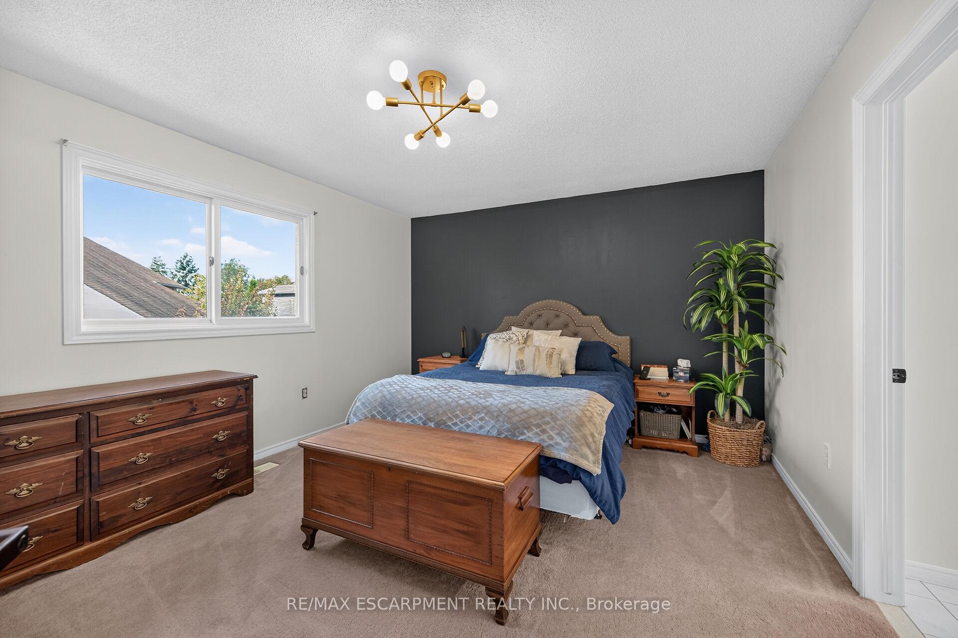 Photo 18 of 37 Glenhollow Drive, Hamilton, Stoney Creek — HOMEH
