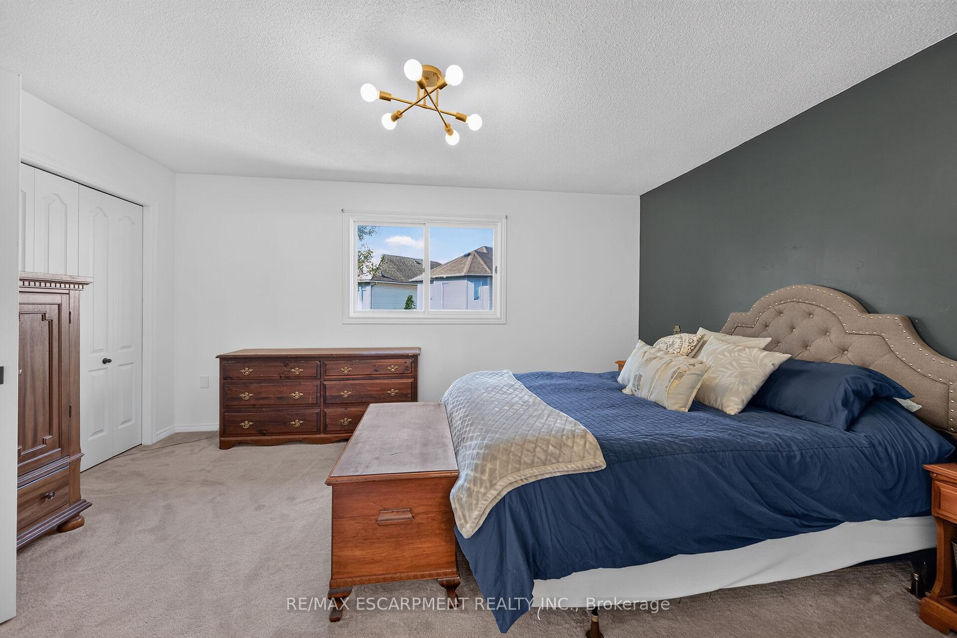 Photo 19 of 37 Glenhollow Drive, Hamilton, Stoney Creek — HOMEH