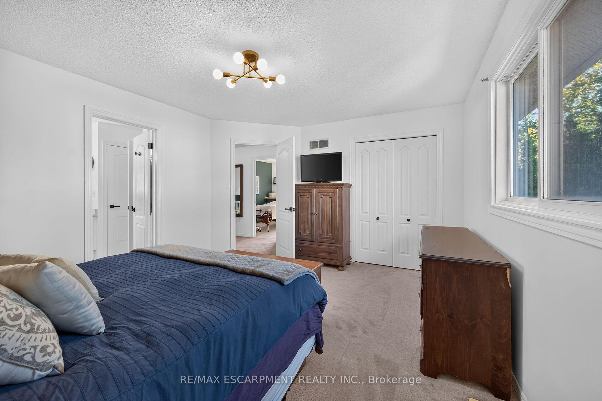 Photo 20 of 37 Glenhollow Drive, Hamilton, Stoney Creek — HOMEH