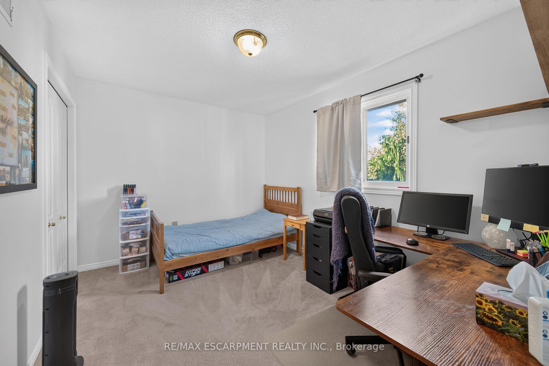 Photo 24 of 37 Glenhollow Drive, Hamilton, Stoney Creek — HOMEH