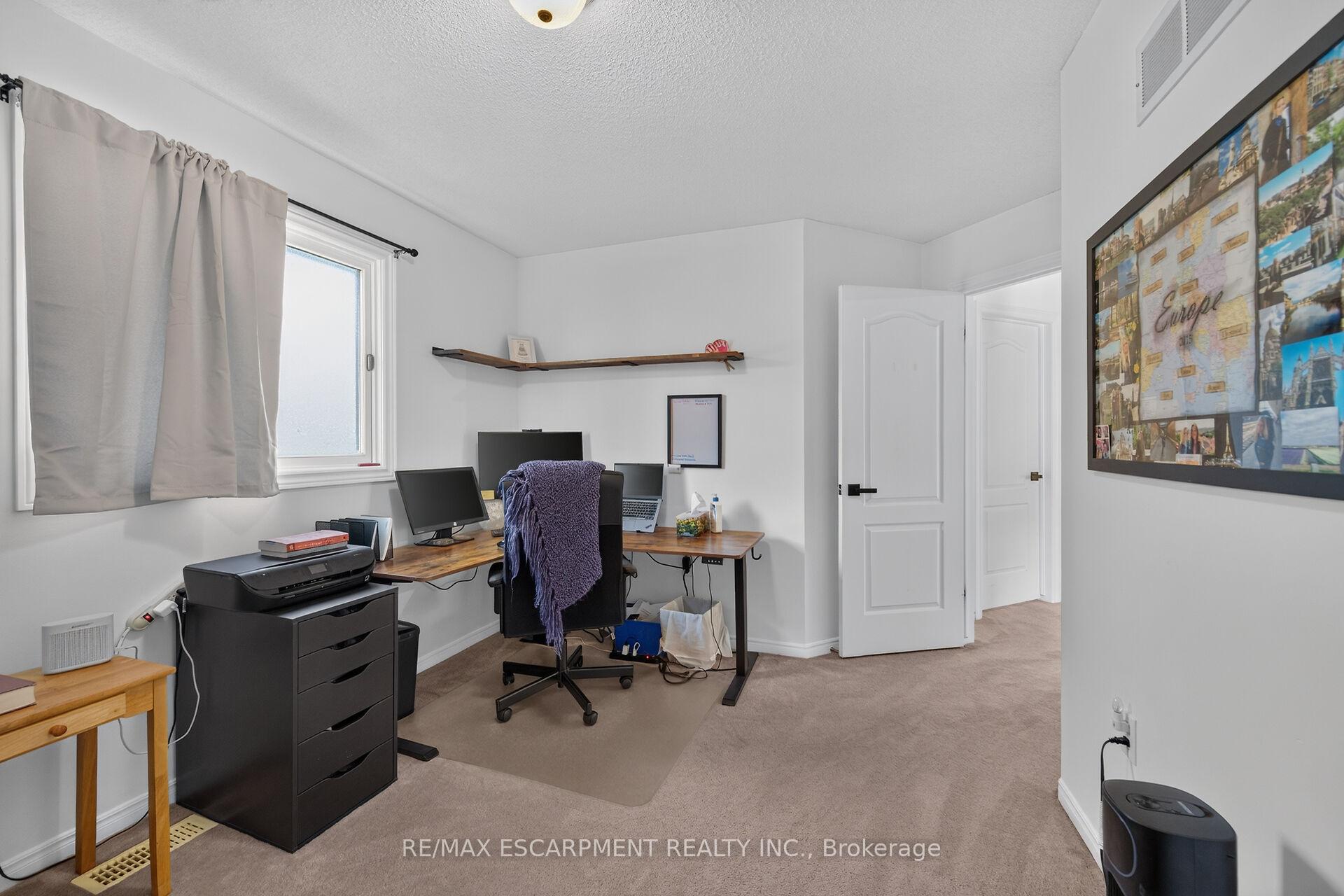 Photo 25 of 37 Glenhollow Drive, Hamilton, Stoney Creek — HOMEH