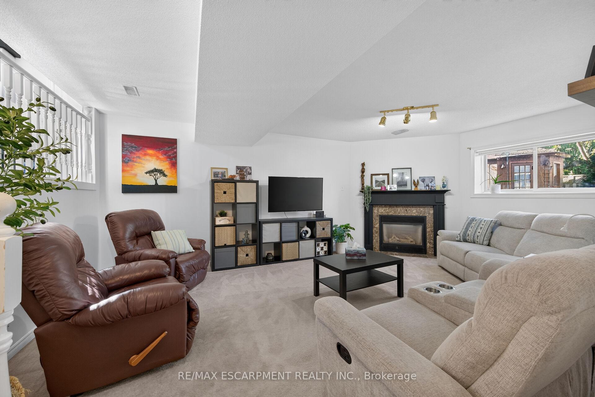 Photo 28 of 37 Glenhollow Drive, Hamilton, Stoney Creek — HOMEH