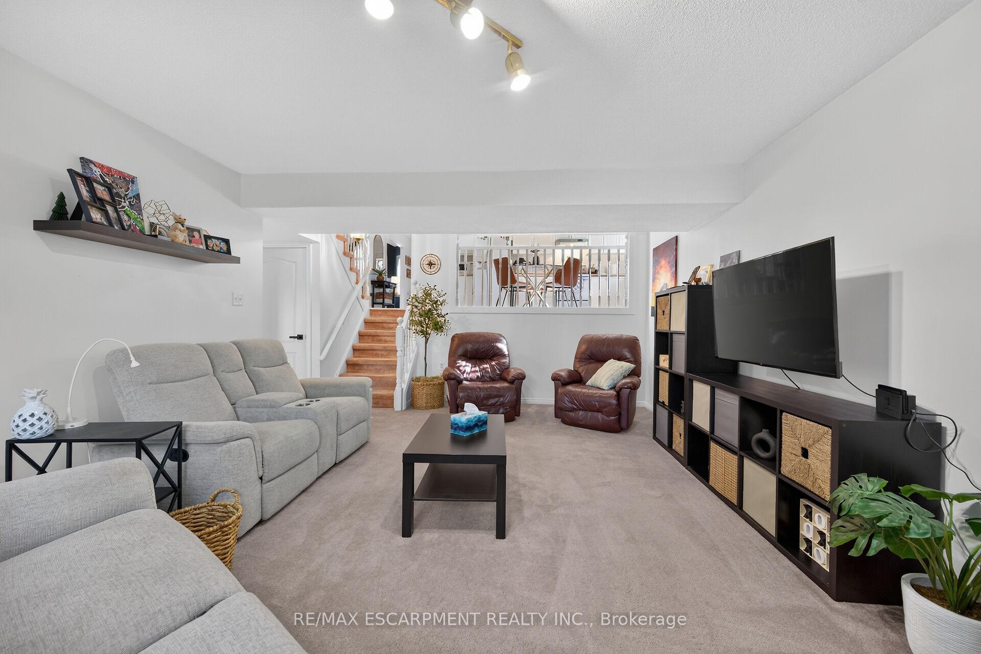 Photo 31 of 37 Glenhollow Drive, Hamilton, Stoney Creek — HOMEH