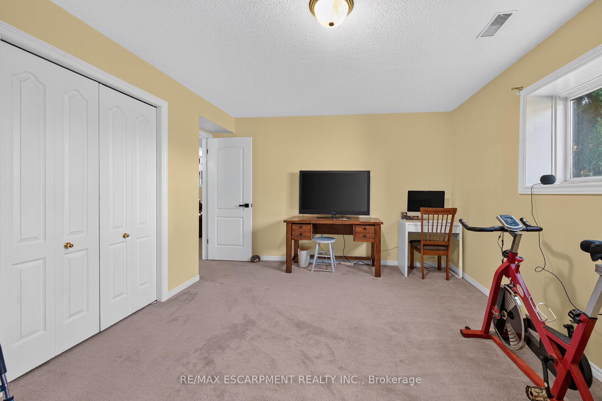 Photo 34 of 37 Glenhollow Drive, Hamilton, Stoney Creek — HOMEH