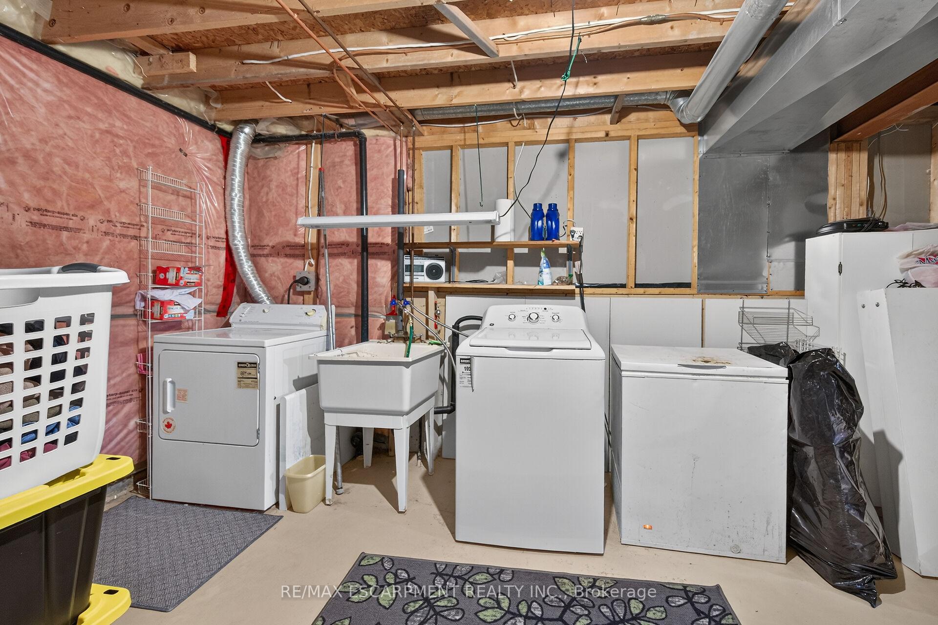 Photo 38 of 37 Glenhollow Drive, Hamilton, Stoney Creek — HOMEH