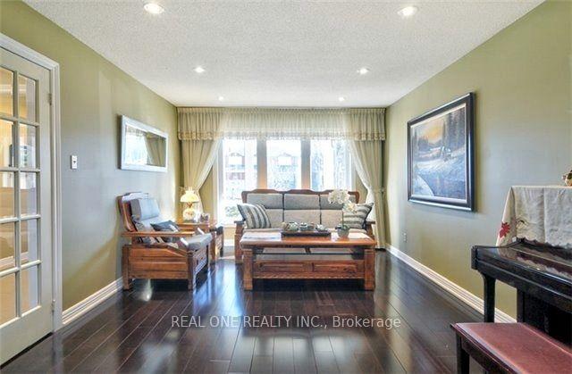 Photo 4 of 4379 Sedgefield Road, Mississauga, Central Erin Mills — HOMEH