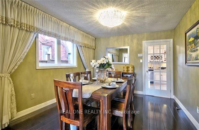 Photo 6 of 4379 Sedgefield Road, Mississauga, Central Erin Mills — HOMEH