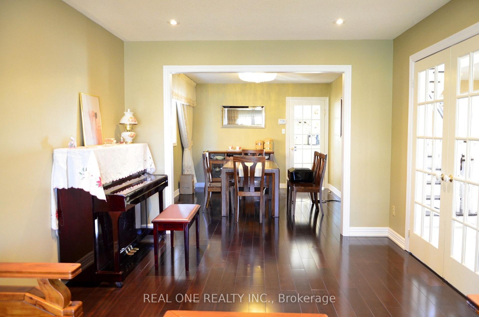 Photo 7 of 4379 Sedgefield Road, Mississauga, Central Erin Mills — HOMEH