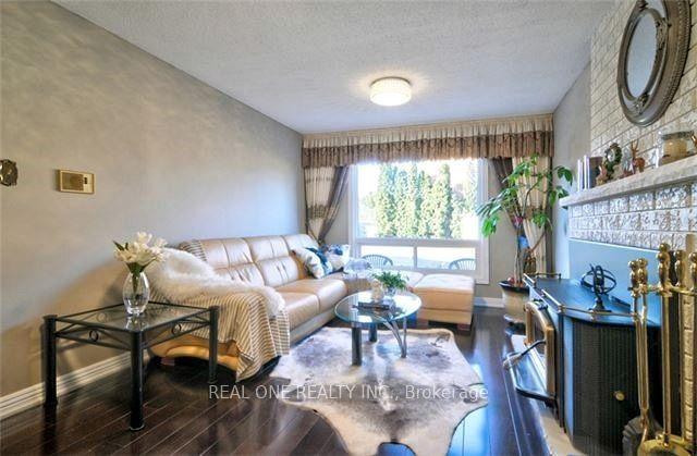 Photo 8 of 4379 Sedgefield Road, Mississauga, Central Erin Mills — HOMEH