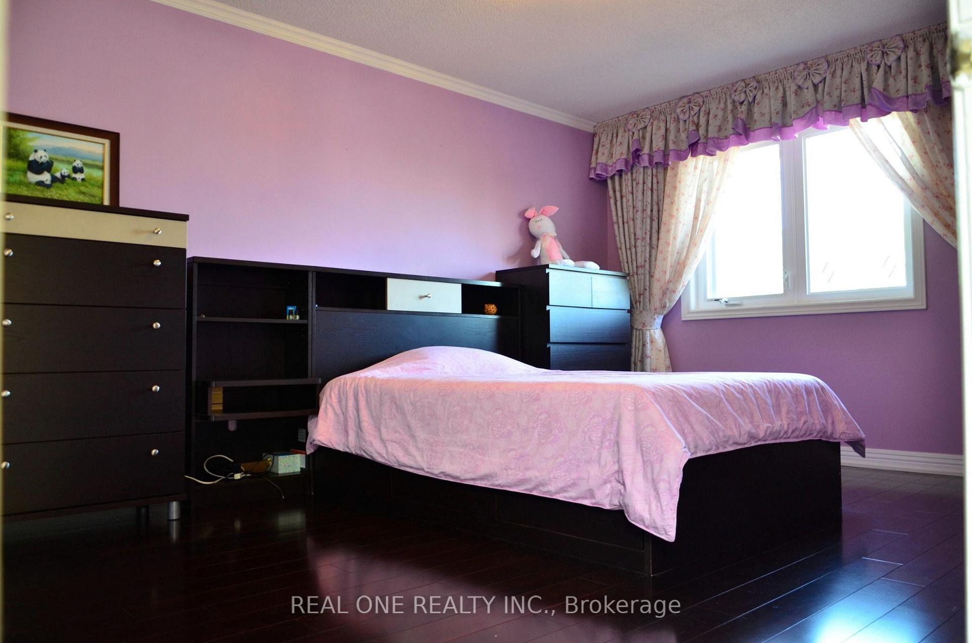 Photo 17 of 4379 Sedgefield Road, Mississauga, Central Erin Mills — HOMEH